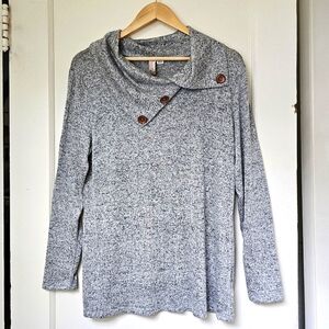 NWOT•Gray tunic top with button detail (M)